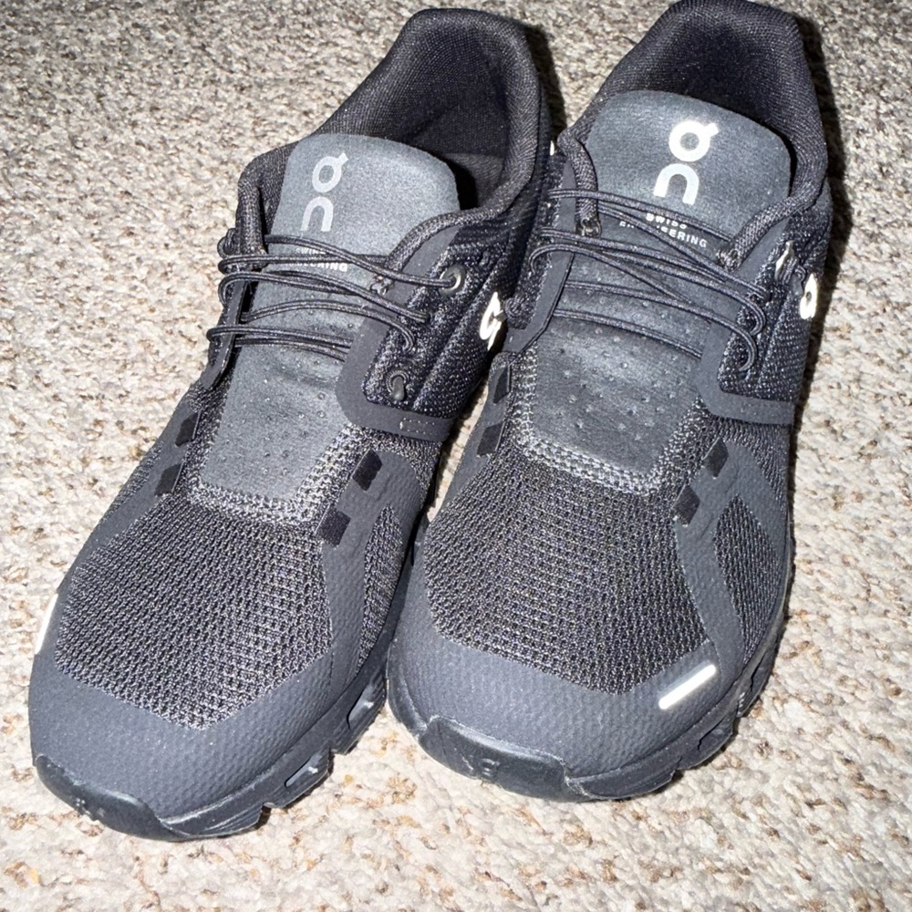On Running Black and Gray Athletic Shoes